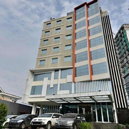 V Hotel Tebet จาการ์ตา ภายนอก รูปภาพ
