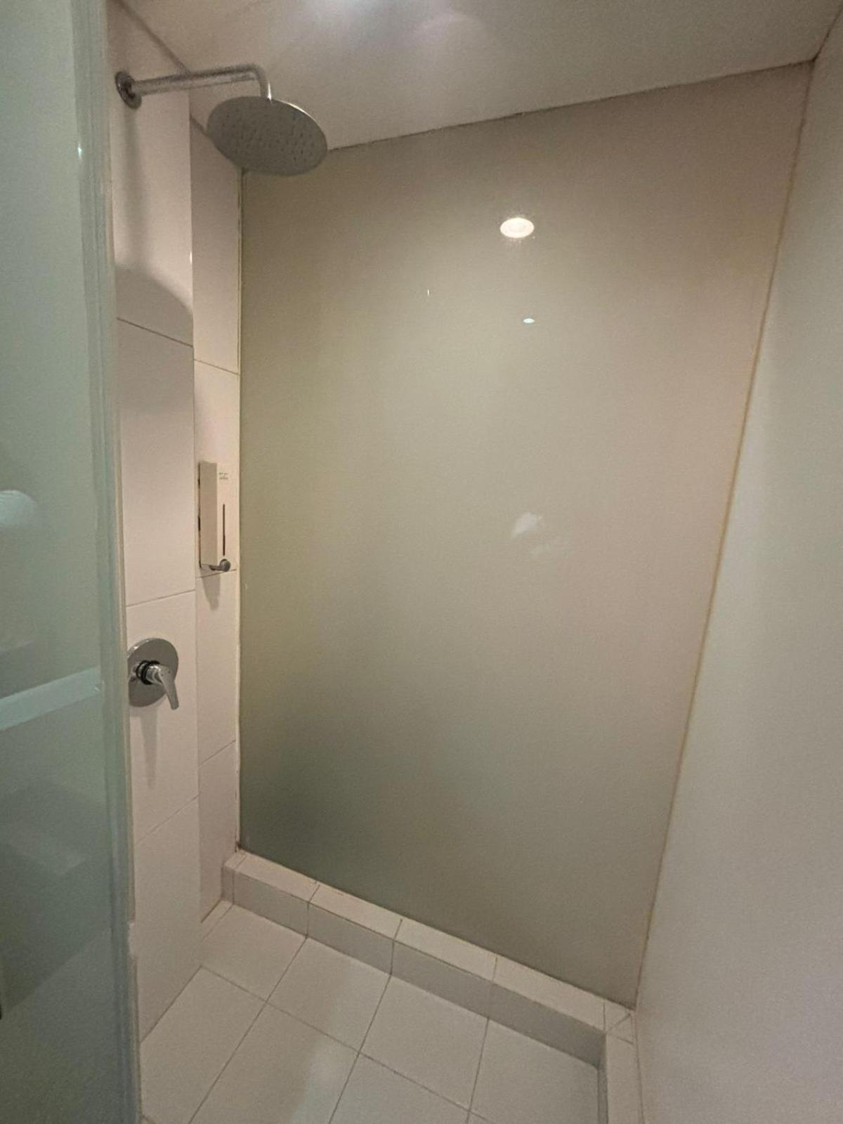 V Hotel Tebet จาการ์ตา ภายนอก รูปภาพ