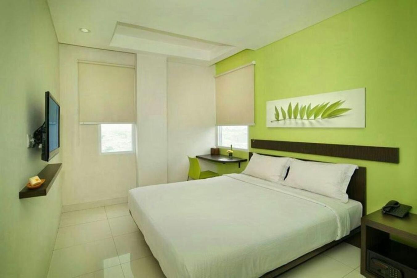 V Hotel Tebet จาการ์ตา ภายนอก รูปภาพ