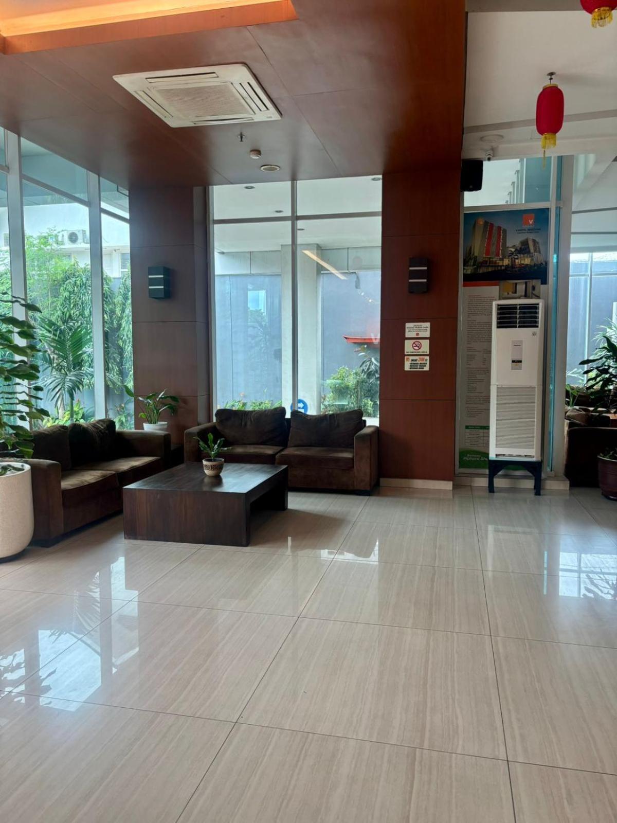V Hotel Tebet จาการ์ตา ภายนอก รูปภาพ